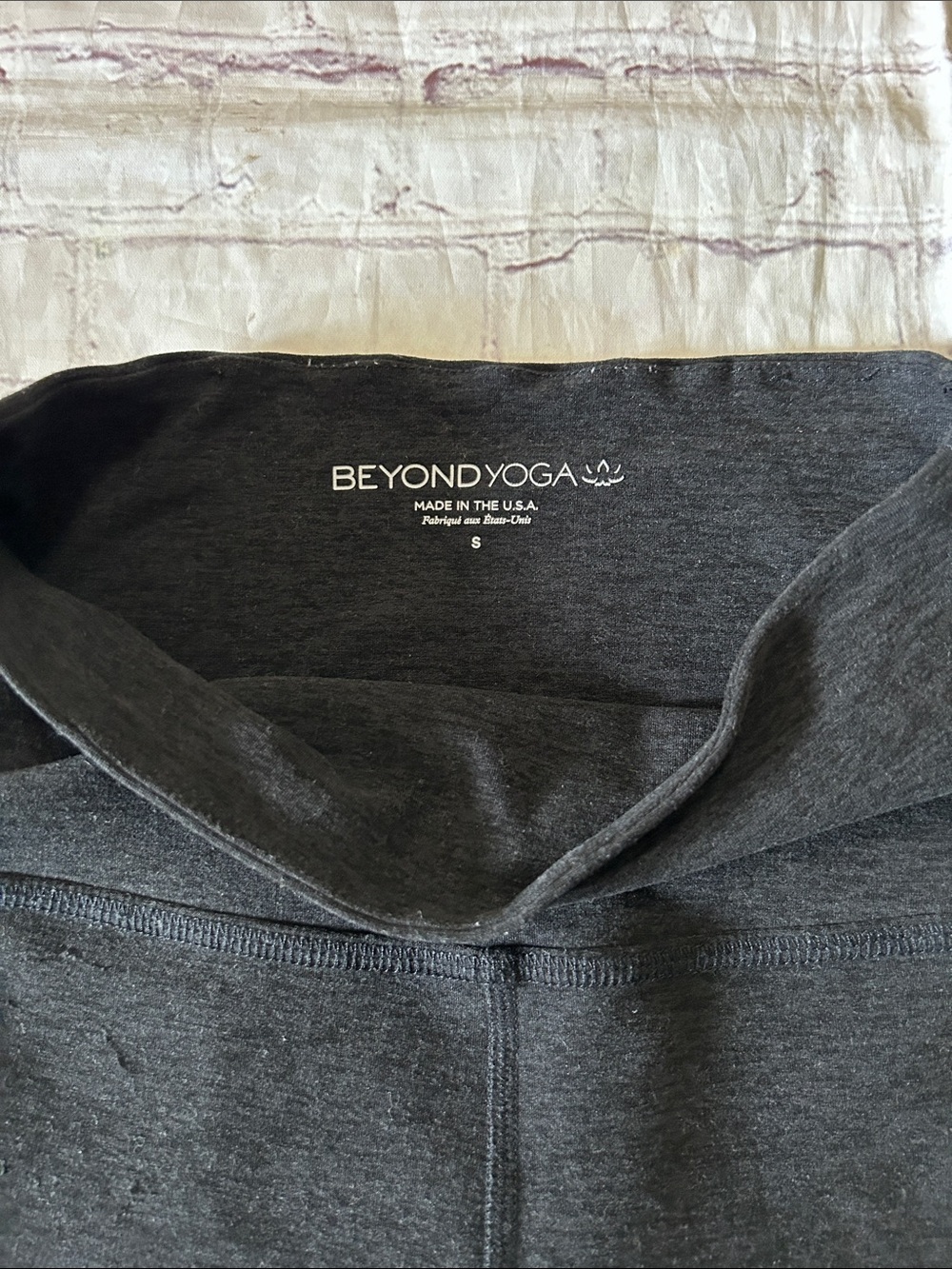Beyond Yoga Caught in the Midi Space dye Leggings Black Size Small High Rise 7/8 - Picture 5 of 8